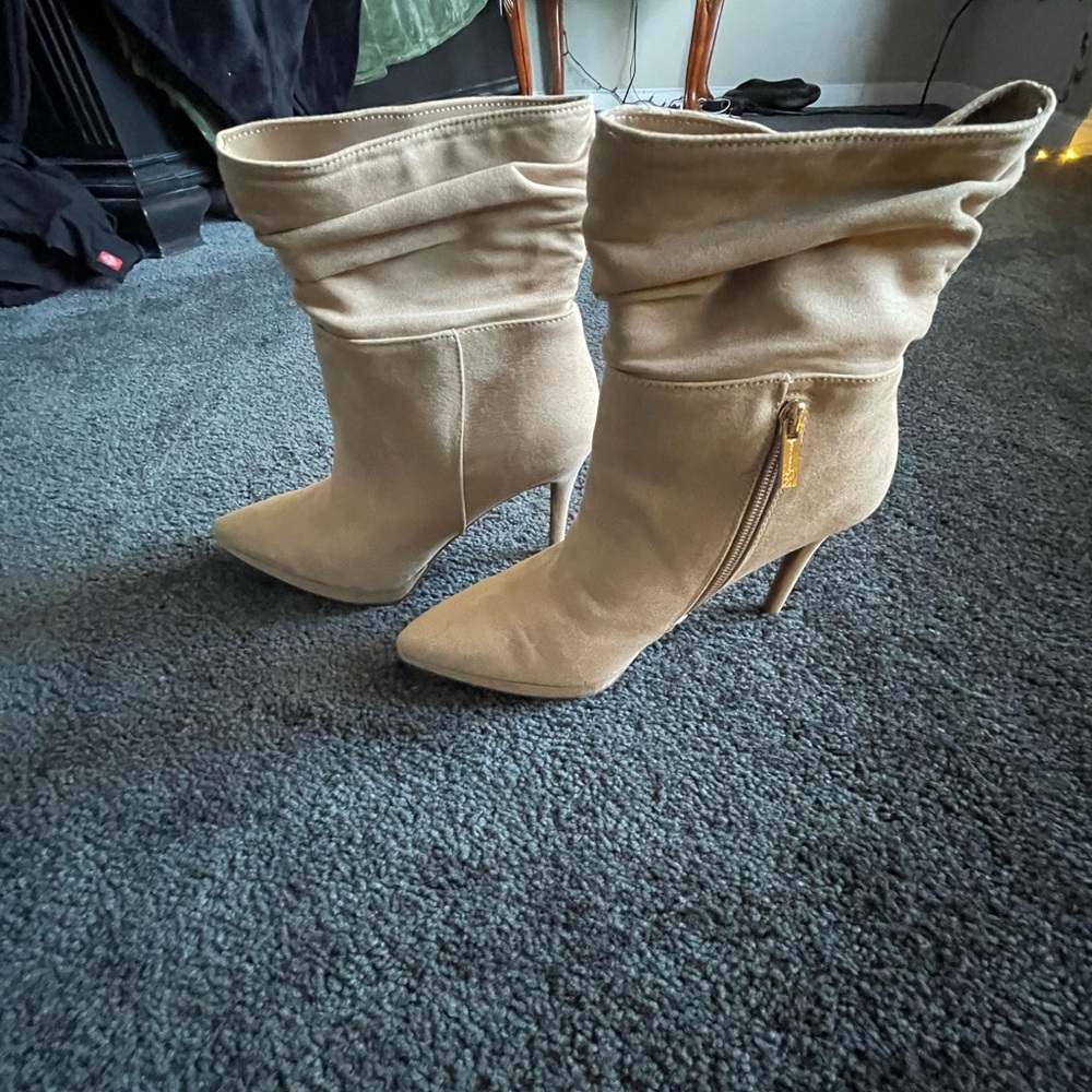 Chic Tan Suede Boots